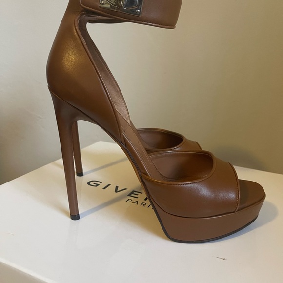 Givenchy Sandals 12,5cm Shark Marron Clair Leather Shoes size 39EU - Picture 2 of 12